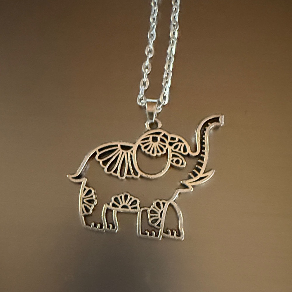 New Silver Elephant Pendant Necklace - Cutout Floral Design